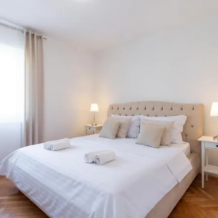 Apartamento Sara Kaštela