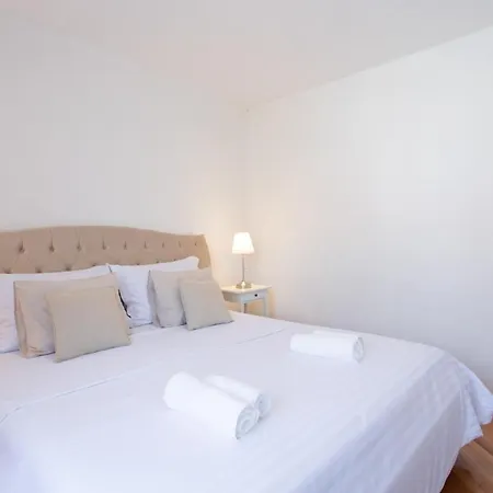 Apartamento Sara *